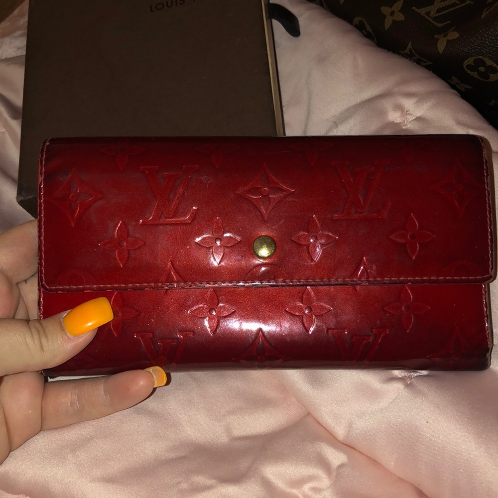 Red Vernis Louis Vuitton monogram wallet